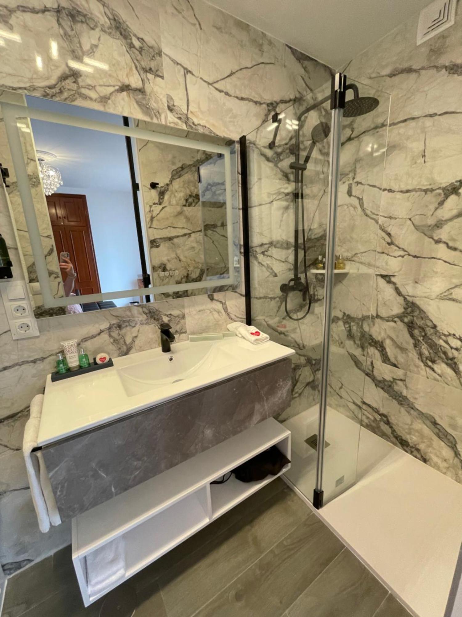 Cariad Boutique Bed & Breakfast La Cala Del Moral Номер фото